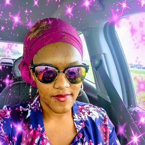 Meet your Posher, Kendra